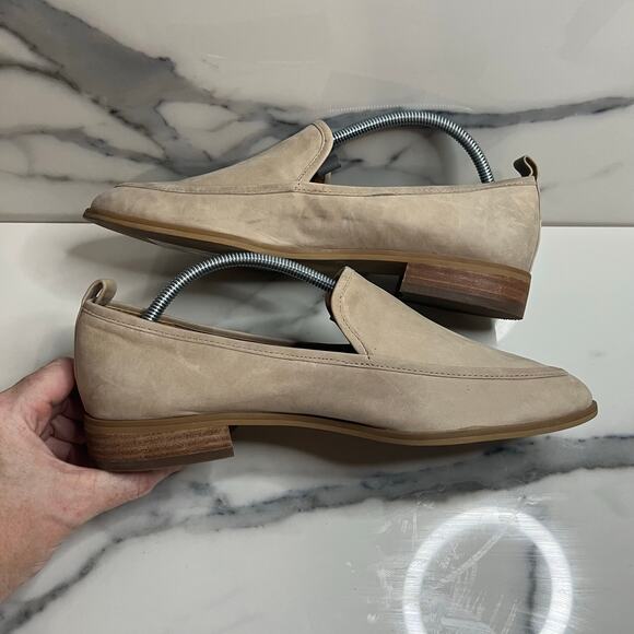 Susina Women's Beige Suede Neutral Classic Workwear Almond Toe Loafers Sz 8 - Picture 5 of 7